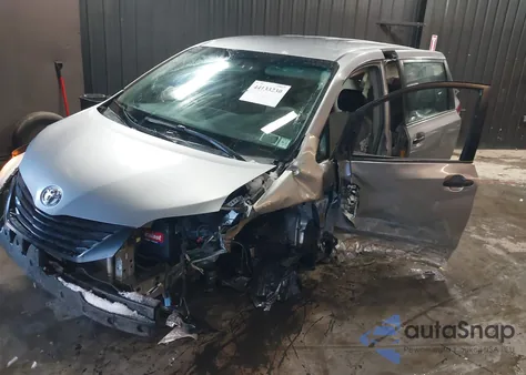 2013 Toyota Sienna L V6 7 Passenger z USA, uszkodzony, nr VIN 5TDZK3DCXDS285073